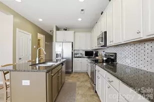 10122 Whiteburn Ct, Charlotte, NC 28278 - Photo 18