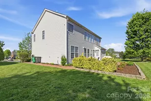 10122 Whiteburn Ct, Charlotte, NC 28278 - Photo 38