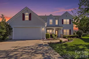 10122 Whiteburn Ct, Charlotte, NC 28278 - Photo 2