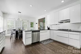 6213 Knightsgate Ct, Charlotte, NC 28269 - Photo 6