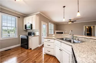 379 Horseshoe Bend Rd, Hudson, NC 28638 - Photo 10