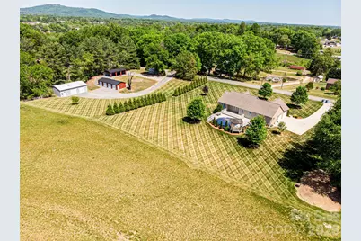 379 Horseshoe Bend Road, Hudson, NC 28638 - Photo 2