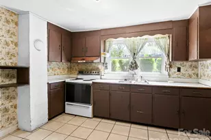 203 Dundee St, Hendersonville, NC 28791 - Photo 12