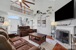 8700 Heather View Ct, Charlotte, NC 28216 - Photo 4