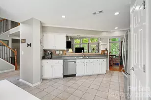 8700 Heather View Ct, Charlotte, NC 28216 - Photo 8