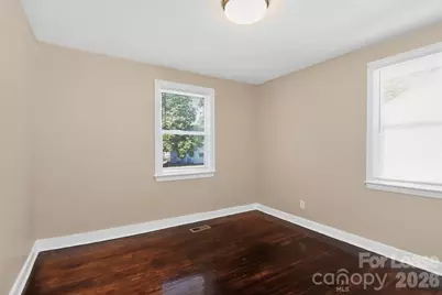 1011 Lomond Avenue, Charlotte, NC 28206 - Photo 12