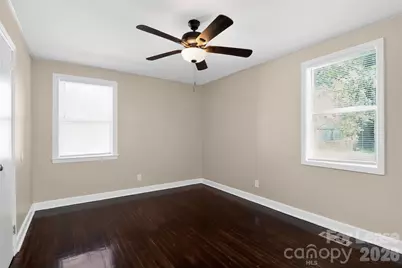1011 Lomond Avenue, Charlotte, NC 28206 - Photo 10