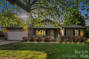 1451 31st St Pl NE, Conover, NC 28613 - Photo 2