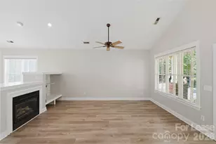 11355 Deer Ridge Ln, Charlotte, NC 28277 - Photo 2