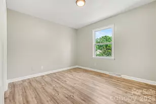 5439 Kerry Ln, Charlotte, NC 28215 - Photo 20