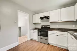 5439 Kerry Ln, Charlotte, NC 28215 - Photo 12