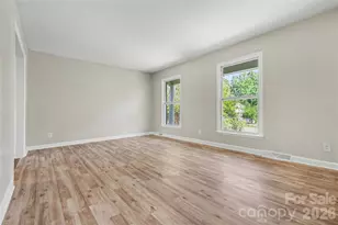 5439 Kerry Ln, Charlotte, NC 28215 - Photo 10