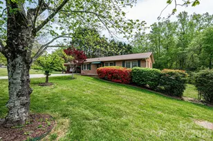 1250 21st Ave NE, Hickory, NC 28601 - Photo 2