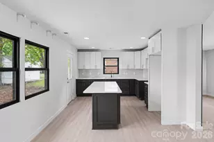 3801 Woodleaf Rd, Charlotte, NC 28205 - Photo 10