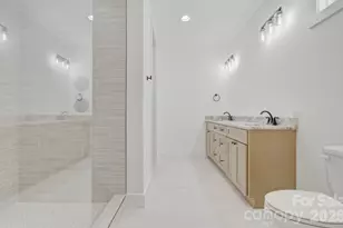 615 W Allen St, Hendersonville, NC 28739 - Photo 12