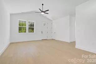615 W Allen St, Hendersonville, NC 28739 - Photo 14