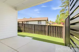 615 W Allen St, Hendersonville, NC 28739 - Photo 34