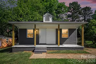 2612 Dundeen St, Charlotte, NC 28216 - Photo 2