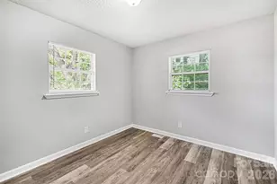 2612 Dundeen St, Charlotte, NC 28216 - Photo 14