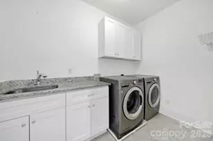 532 Melbourne Ct, Charlotte, NC 28209 - Photo 26