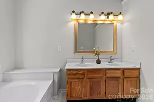 11823 Harris Ridge Dr, Charlotte, NC 28269 - Photo 16