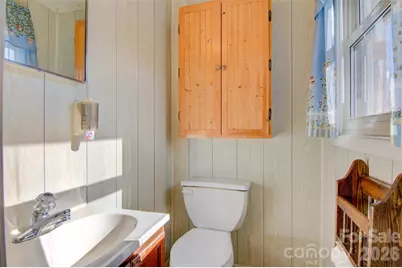 24 W Berkley Street, Granite Falls, NC 28630 - Photo 20