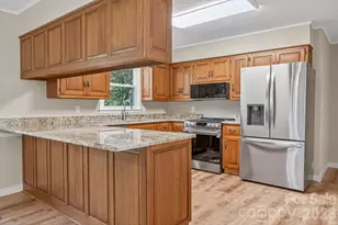 126 Anthony Dr, East Flat Rock, NC 28726 - Photo 8