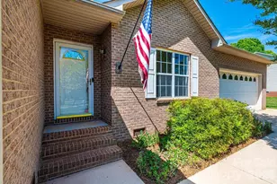 2000 Summerfield Cir, Conover, NC 28613 - Photo 2