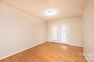 2000 Summerfield Cir, Conover, NC 28613 - Photo 10
