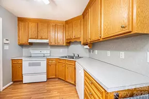2000 Summerfield Cir, Conover, NC 28613 - Photo 12