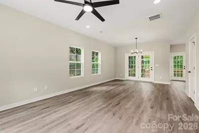 110 E Hilltop Drive, Gastonia, NC 28054 - Photo 8