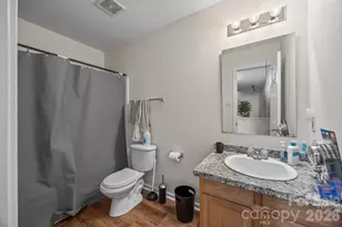 2621 Stream Bank Dr, Charlotte, NC 28269 - Photo 12