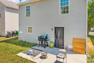 2621 Stream Bank Dr, Charlotte, NC 28269 - Photo 14