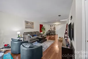 2621 Stream Bank Dr, Charlotte, NC 28269 - Photo 2