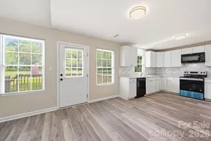 63 Pinckney St, York, SC 29745 - Photo 10