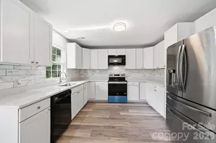 63 Pinckney St, York, SC 29745 - Photo 12