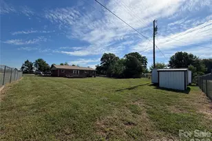 372 Ferry Rd, Forest City, NC 28043 - Photo 22
