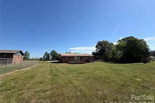 372 Ferry Rd, Forest City, NC 28043 - Photo 28