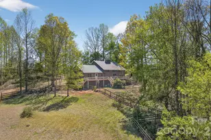 405 Loop Rd, Campobello, SC 29322 - Photo 2