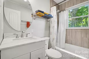 204 N Oak St, Lowell, NC 28098 - Photo 16