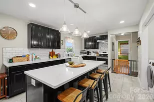 204 N Oak St, Lowell, NC 28098 - Photo 8