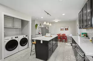 204 N Oak St, Lowell, NC 28098 - Photo 10