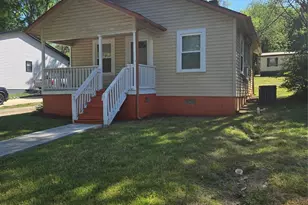 207 S Caldwell Ave, Newton, NC 28658 - Photo 2
