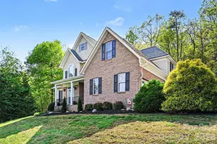 7940 Oakmont Ct, Hickory, NC 28602 - Photo 2