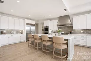130 Cherokee Rd, Charlotte, NC 28207 - Photo 6