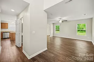 2021 Sonoma Valley Dr, Charlotte, NC 28214 - Photo 6
