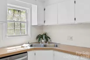 5 Country Rd, Hendersonville, NC 28791 - Photo 14