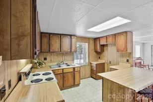 5 Country Rd, Hendersonville, NC 28791 - Photo 30