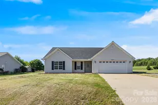 1575 Windy Holly Ln, Newton, NC 28658 - Photo 2
