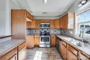 1575 Windy Holly Ln, Newton, NC 28658 - Photo 4